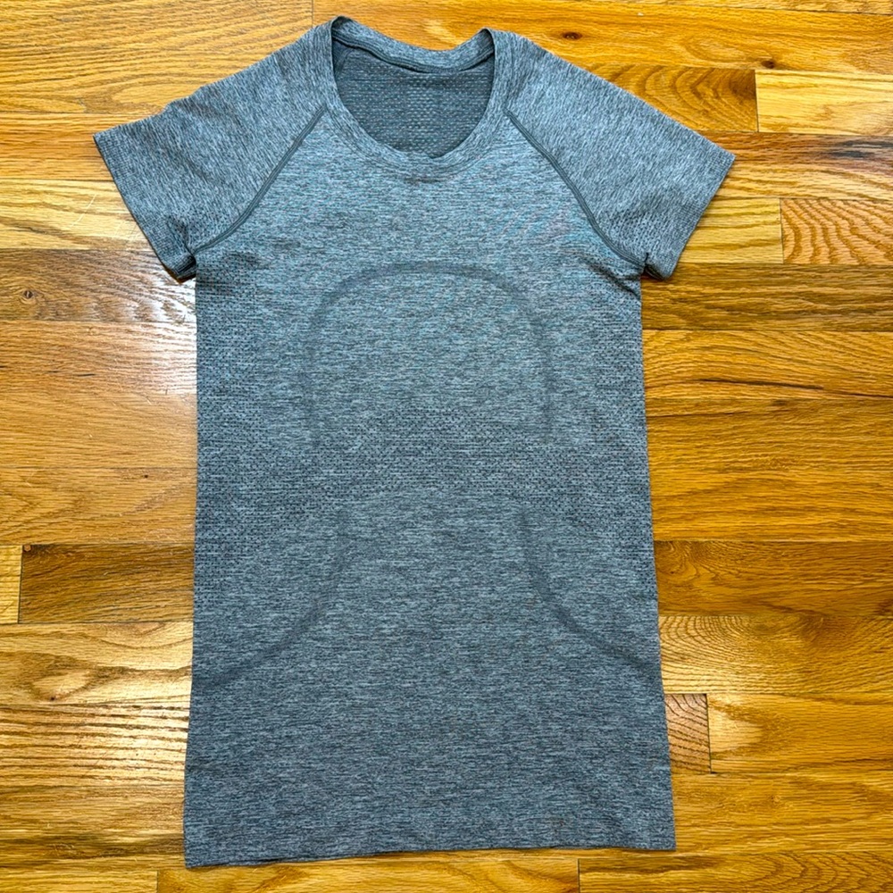 Lululemon swiftly tech short-sleeve crew grey size 2
